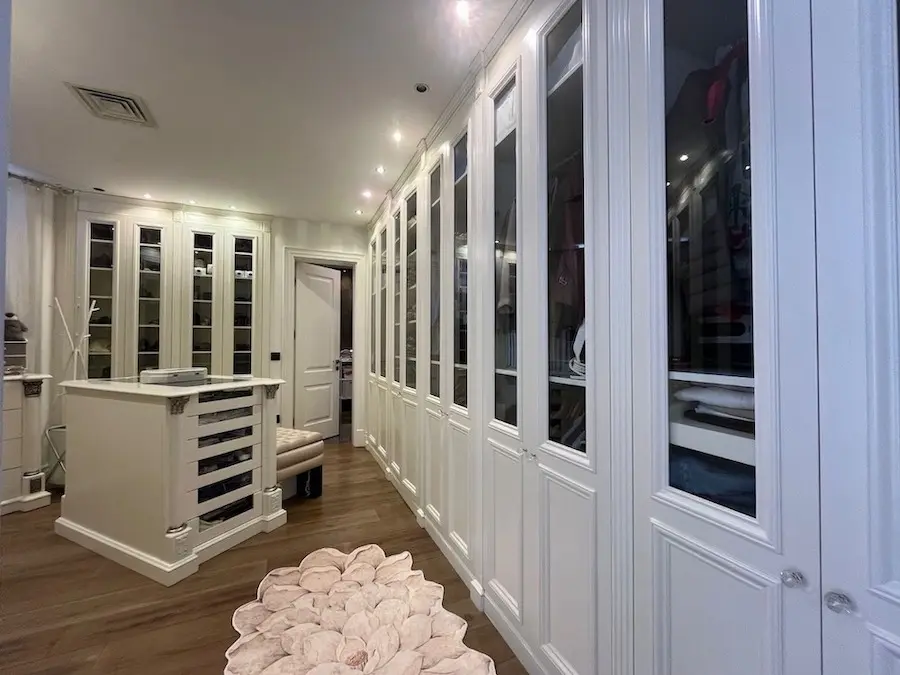 Walk-in closet